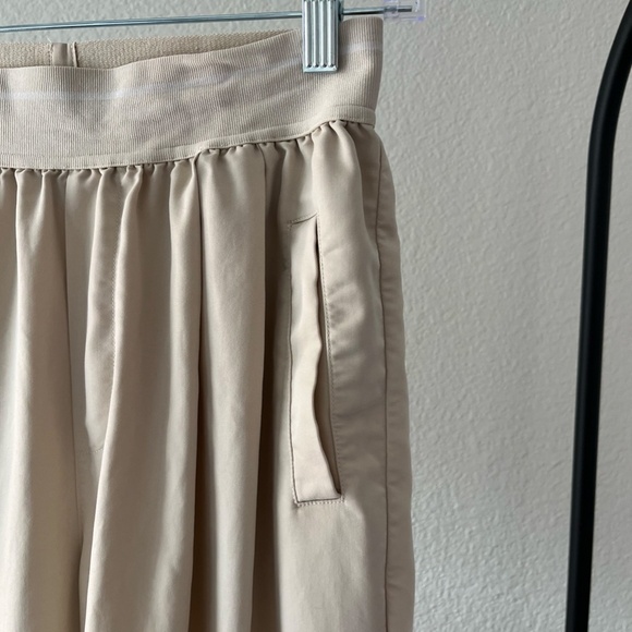 VARLEY | Athleisure Soft Riggs Loose Fit Pants 27" in Oyster Grey | Size Small - Picture 8 of 13